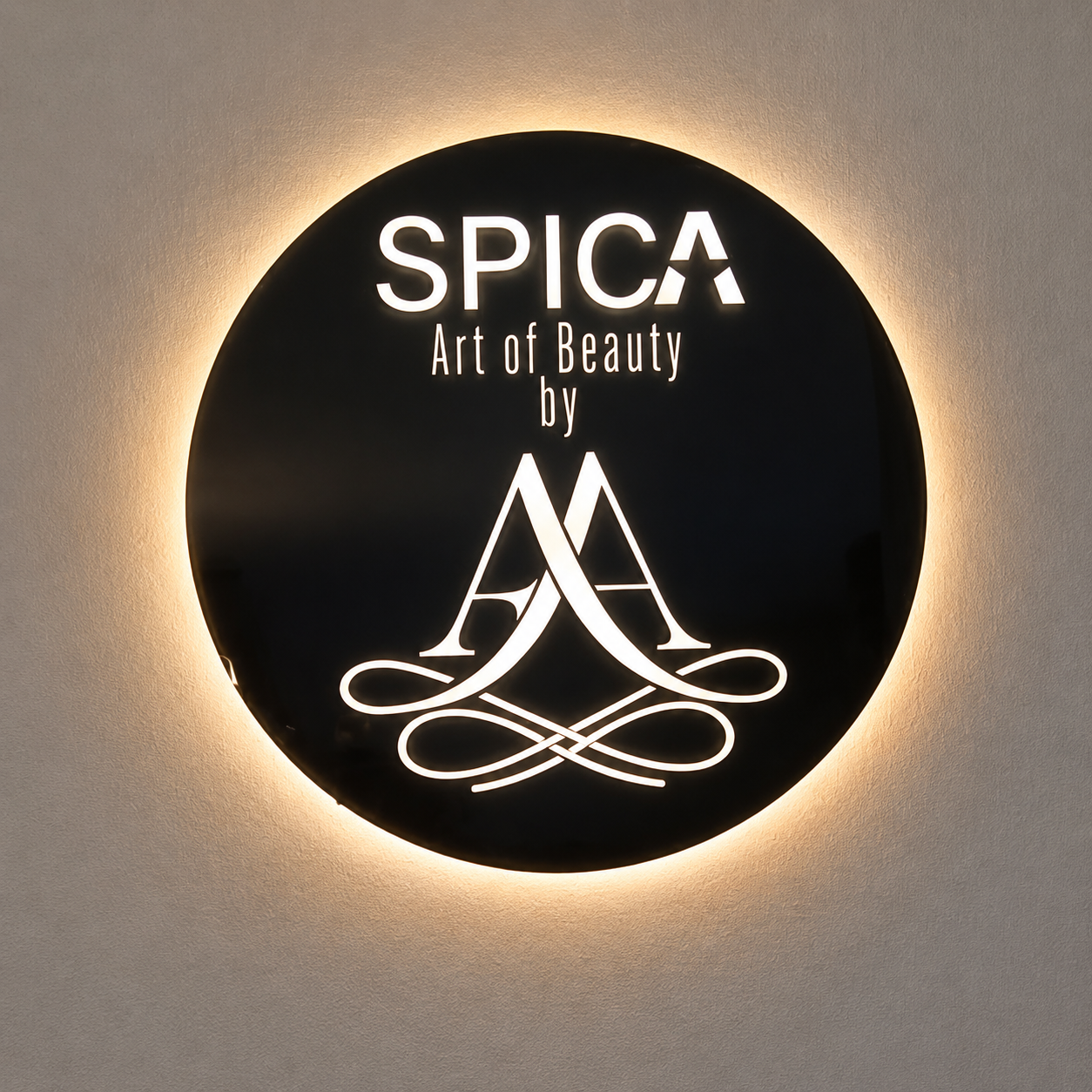 SPICA Art of Beauty İç Mekân Logo Tabelası uygulama fotoğrafı